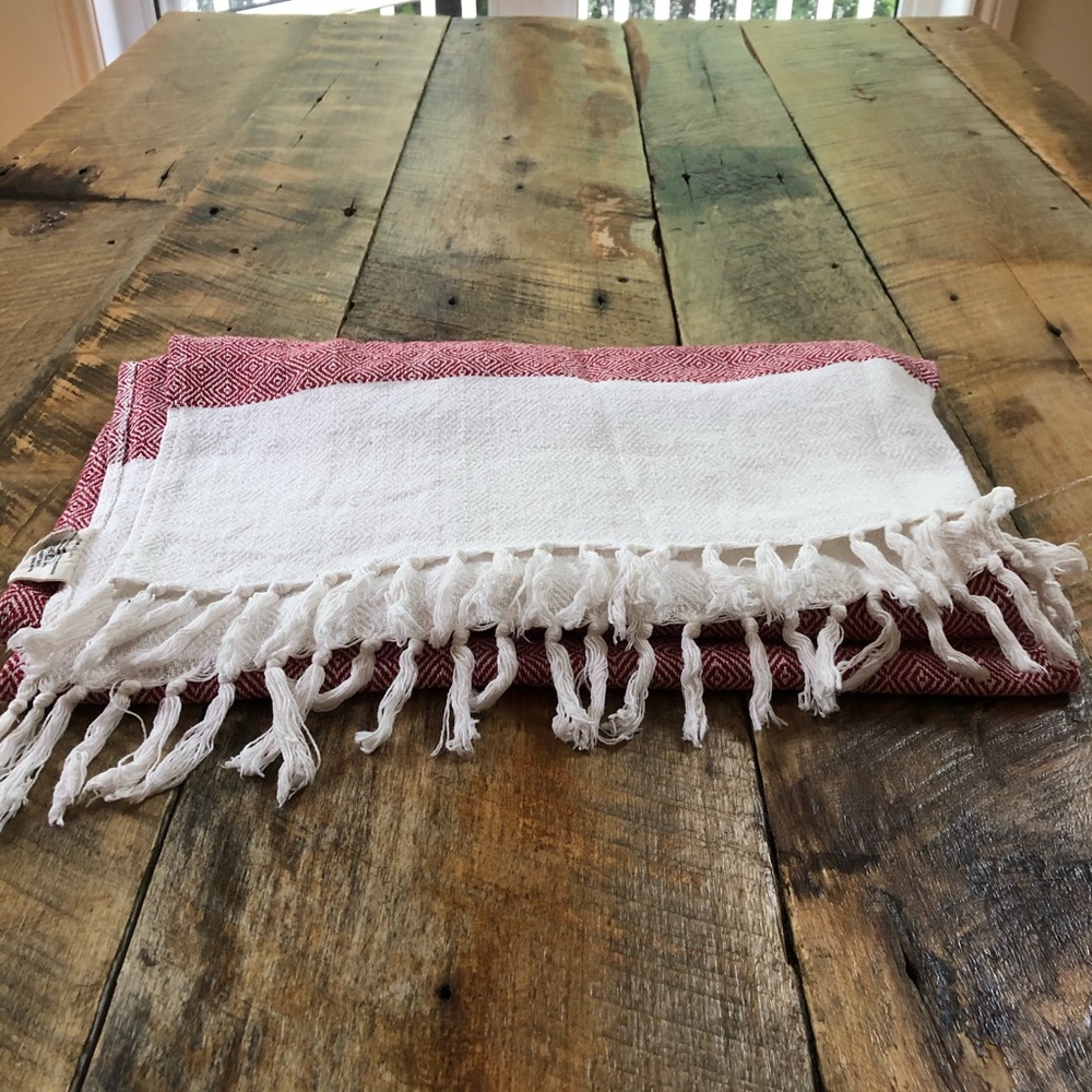 Beautiful Woven Table Runner - Picture 5 of 5